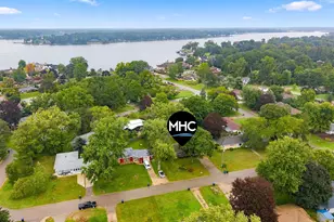 815 W 24th St, Holland, MI 49423 - Photo 3