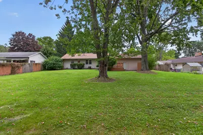 2400 Smiley Way, Jackson, MI 49203 - Photo 3
