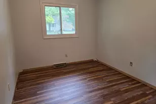 1422 Lake Ave, Portage, MI 49002 - Photo 7