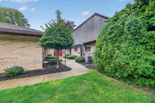 2727 S Lakeshore Dr, Saint Joseph, MI 49085 - Photo 1