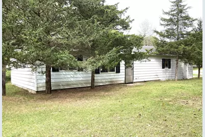 9323 Eva Drive, Crystal, MI 48818 - Photo 3