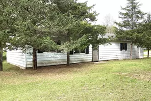 9323 Eva Dr, Crystal, MI 48818 - Photo 3