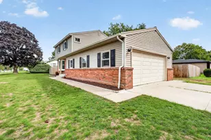 2089 Southwood Ave, Norton Shores, MI 49441 - Photo 5