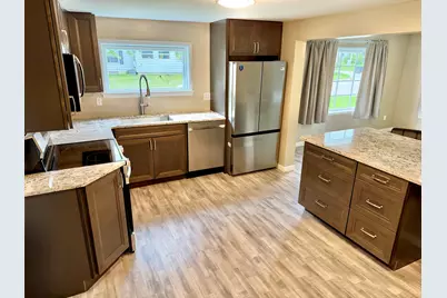 404 W Saint Joseph Street, Watervliet, MI 49098 - Photo 3