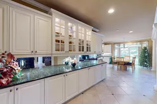 32576 Sanctuary Ct, Farmington Hills, MI 48336 - Photo 9