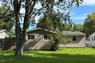 819 S Prospect Ct, Watervliet, MI 49098 - Photo 3