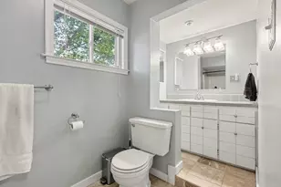 2020 Lafayette Ave NE, Grand Rapids, MI 49505 - Photo 11