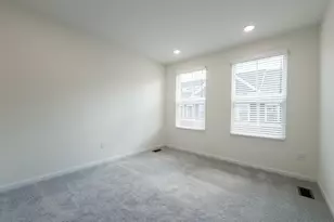 25552 Tolstoy Trl, Novi, MI 48375 - Photo 17