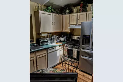 558 Thornhill Court, Belleville, MI 48111 - Photo 9