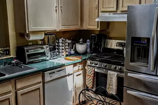 558 Thornhill Ct, Belleville, MI 48111 - Photo 9
