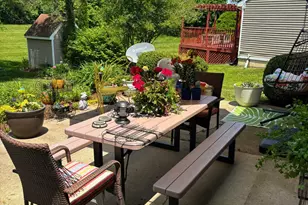 558 Thornhill Ct, Belleville, MI 48111 - Photo 3
