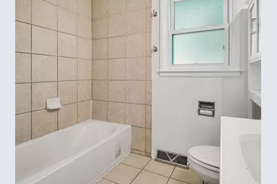 221 Cloverland Drive, Lansing, MI 48910 - Photo 13