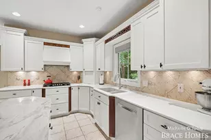 4260 S Oak Pointe Ct NE, Grand Rapids, MI 49525 - Photo 13