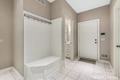 4260 S Oak Pointe Court NE, Grand Rapids, MI 49525 - Photo 17