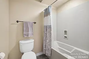4260 S Oak Pointe Ct NE, Grand Rapids, MI 49525 - Photo 35