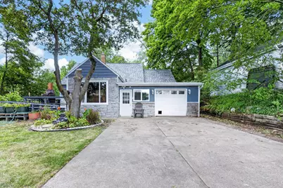 1202 Pinehurst Boulevard, Kalamazoo, MI 49006 - Photo 1