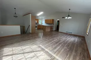 122 Summit Dr, Allegan, MI 49010 - Photo 3