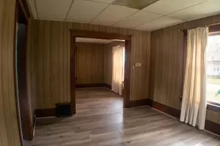 132 Wall St, Jackson, MI 49203 - Photo 3