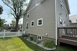 307 Perry St, Albion, MI 49224 - Photo 31
