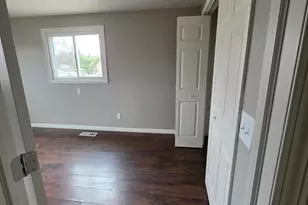 6338 Hazel St, Taylor, MI 48180 - Photo 13