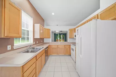 846 E Barrington Circle, Jackson, MI 49203 - Photo 7