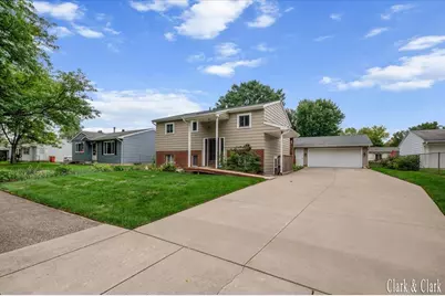 324 Elizabeth Dean Drive SE, Lowell, MI 49331 - Photo 37