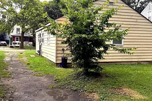 906 West St, Lansing, MI 48915 - Photo 3