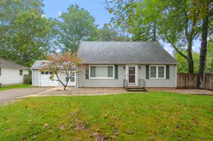 910 Farrell Ave, Kalamazoo, MI 49006 - Photo 1