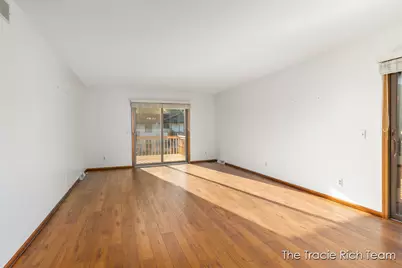 2142 Remington Way NE, Grand Rapids, MI 49505 - Photo 7