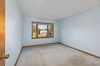 2142 Remington Way NE, Grand Rapids, MI 49505 - Photo 17