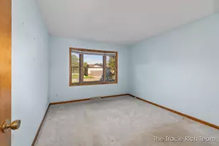 2142 Remington Way NE, Grand Rapids, MI 49505 - Photo 17