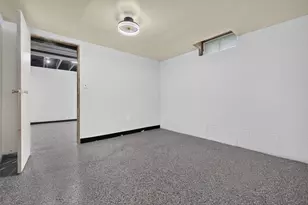 1652 Charleston Ave, Pontiac, MI 48340 - Photo 39