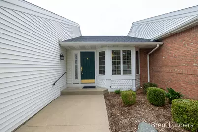 10283 Castlecourt #7, Zeeland, MI 49464 - Photo 3