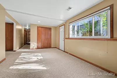 102 Sluyter Street SE, Kentwood, MI 49548 - Photo 11