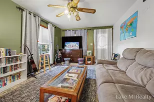 102 Sluyter St SE, Kentwood, MI 49548 - Photo 3
