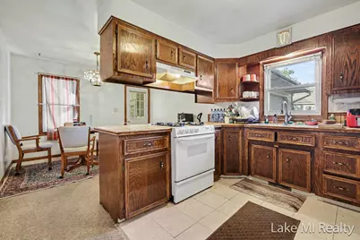 102 Sluyter Street SE, Kentwood, MI 49548 - Photo 3