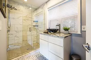 10565 Vernon Ave, Huntington Woods, MI 48070 - Photo 17
