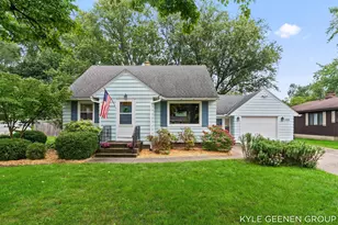 135 Grandview Ave, Holland, MI 49423 - Photo 1