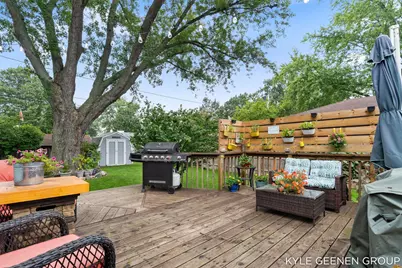135 Grandview Avenue, Holland, MI 49423 - Photo 9