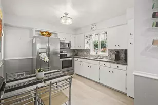 154 W 30th St, Holland, MI 49423 - Photo 13