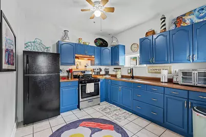 562 Kalamazoo Street, South Haven, MI 49090 - Photo 7