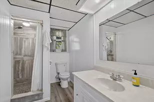 1761 Fulton St W, Grand Rapids, MI 49504 - Photo 29