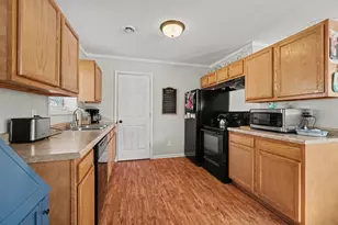 409 E Division St, Vicksburg, MI 49097 - Photo 7
