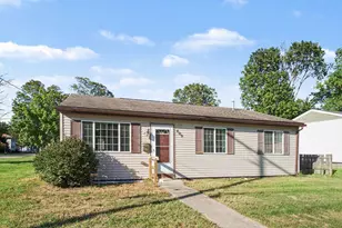 409 E Division St, Vicksburg, MI 49097 - Photo 3