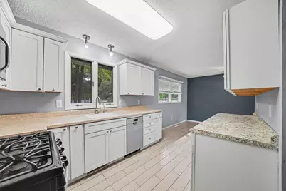 3288 Chestnut Avenue, Coloma, MI 49038 - Photo 9