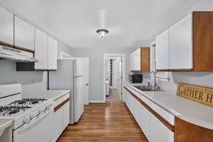 1313 Davis Ave NW, Grand Rapids, MI 49504 - Photo 7