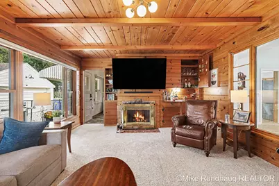 1625 Oswego Street NW, Grand Rapids, MI 49504 - Photo 5