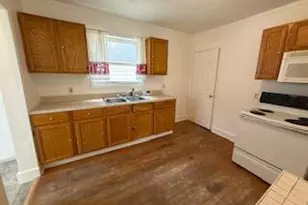 824 Cross St, Lansing, MI 48915 - Photo 7