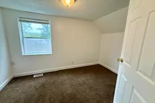 824 Cross St, Lansing, MI 48915 - Photo 21
