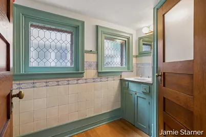 60 College Avenue NE, Grand Rapids, MI 49503 - Photo 21